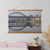 Newcastle Quayside & the Tyne Bridge Wandteppich Mit Holzrahmen (Schlafzimmer)