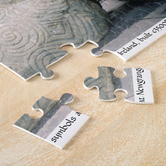 Newgrange Irland 3500BC alter gewundener Puzzle (Seite)