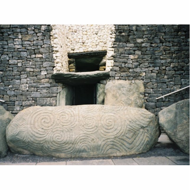 Newgrange Irland, alte gewundene Symbole Freistehende Fotoskulptur (Vorne)