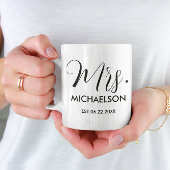 Newlylierte Typografie-Skript Kaffeetasse