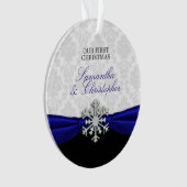 Newlywed's First Christmas Royal Blue Ribbon Ornament (Vorderseite)