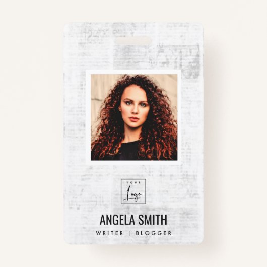 NEWPAPIER TEXTURE EMPLOYEE FOTO BARCODE NAME AUSWEIS (Vorderseite)