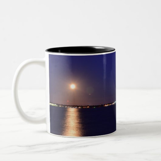 Newport Bridge Full Moon Two-Tone Coffee Mug Zweifarbige Tasse (Links)