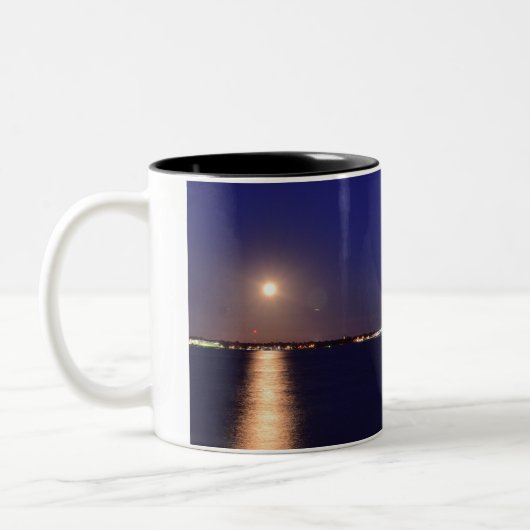 Newport Bridge Full Moon Zweifarbige Tasse (Links)