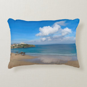 Newquay Bay im Sommer Dekokissen