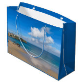 Newquay Bay im Sommer Große Geschenktüte (Rückseite Schrägansicht)
