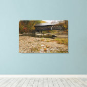 Newry Covered Bridge über Fluss im Herbst Leinwanddruck (Insitu (Holzboden))