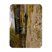 Newry Covered Bridge über Fluss im Herbst Magnet (Vertikal)