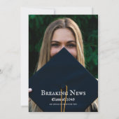 Newspaper Modern Tassel 2 Fotos Graduierungsparty Einladung (Rückseite)