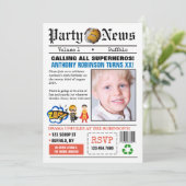 Newspaper Superhero Birthday Party Foto Einladung (Stehend Vorderseite)