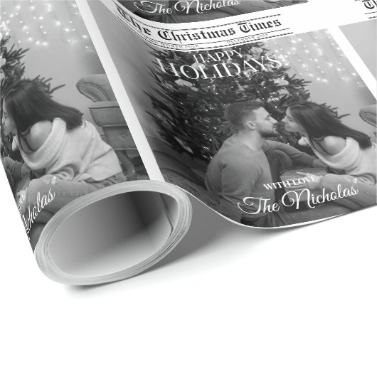Newspaper What A Year Holiday Photo Christmas Geschenkpapier (Rolleneckpunkt)