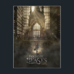 NEWT SCAMANDER™ am Hauptsitz von MACUSA™ Postkarte<br><div class="desc">FANTASTISCHE KÄSTE UND WO SIE FINDEN SIE™ | NEWT SCAMANDER™ geht ins Gebäude des Magischen Kongresses der USA.</div>