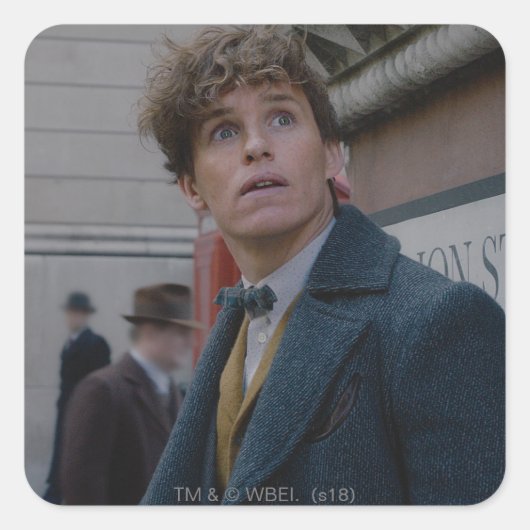 NEWT SCAMANDER™ im Londoner Foto Quadratischer Aufkleber (Vorderseite)
