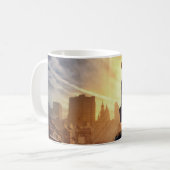 NEWT SCAMANDER™ in zerstörtem Gebäude Kaffeetasse (Vorderseite Links)