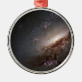 Ngc 4258 in der Intensivsternbildung. Ornament Aus Metall (Vorne)