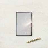 Ngc 4258 in der Intensivsternbildung. Post-it Klebezettel (Auf Schreibtisch)