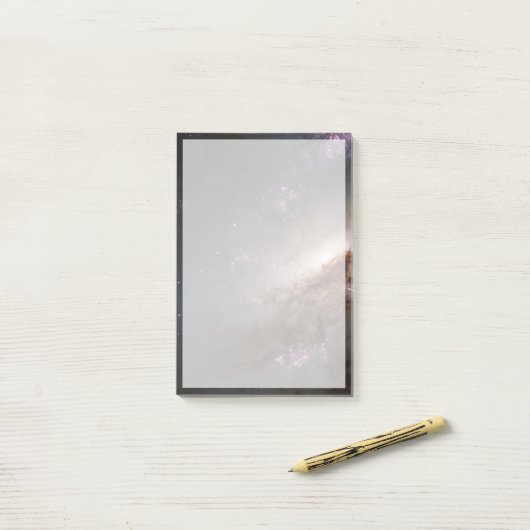 Ngc 4258 in der Intensivsternbildung. Post-it Klebezettel (Auf Schreibtisch)