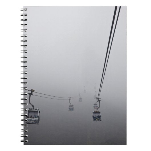 Ngong Ping Cable Car im dichten Nebel Notizblock (Vorderseite)