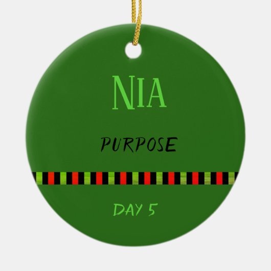 Nia - Kwanzaa Tag 5 Grün Keramik Ornament (Vorne)