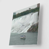 Niagara Falls auf kanadischer Seite Quadratische Wanduhr (Winkel)
