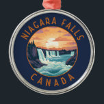 Niagara Falls Canada Retro Distressed Circle Ornament Aus Metall<br><div class="desc">Niagara Falls in einem Vektor Art Stil. Die Lage am Ufer des Westerns des Niagara River überblickt den Horseshoe Falls,  den weitläufigsten Abschnitt der Kaskaden.</div>