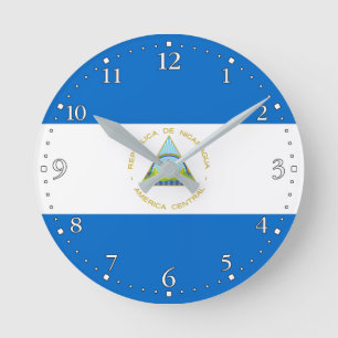 Nicaragua-Flagge Runde Wanduhr