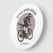Nice Bicycle Design - Style Over Speed Große Wanduhr (Winkel)
