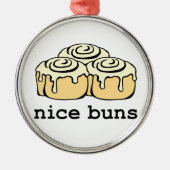 Nice Buns Cinnamon Roll Funny Cartoon Design Silbernes Ornament (Vorne)