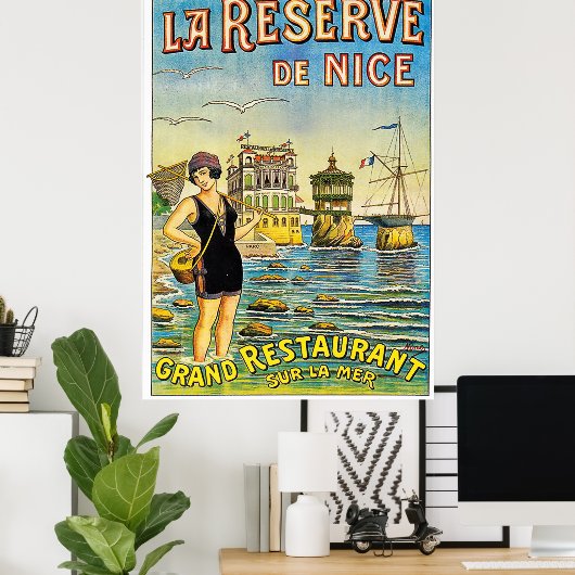 Nice, Frankreich, Frau in Badeanzug am Strand Poster (Heimbüro)