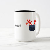 Nice Naughty Hockey Player Weihnachten Zweifarbige Tasse (VorderseiteRechts)