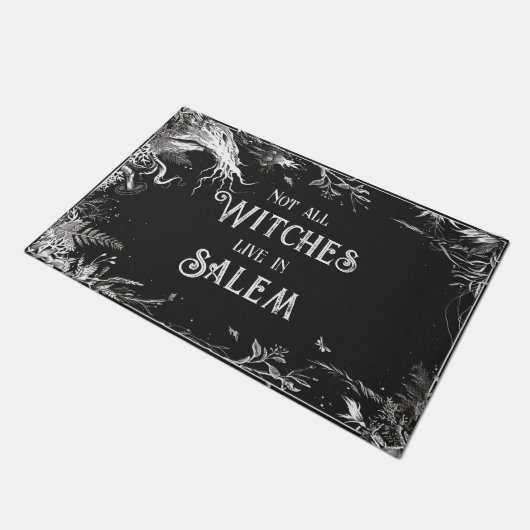 Nicht alle Hexen leben in Salem Doormat Fußmatte (Schrägansicht)