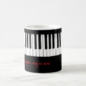 Nicht berühren – Klaviertastendesign Kaffeetasse (Mittel)