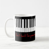 Nicht berühren – Klaviertastendesign Kaffeetasse (Links)