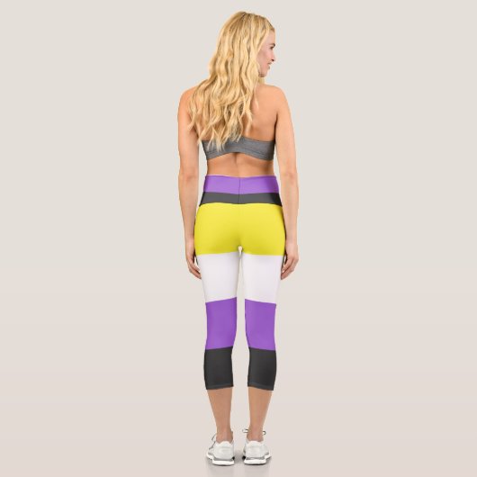 Nicht binäre Flagge Capri Leggings (Rückseite)