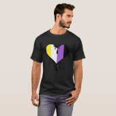 Nicht binäre Pride Dripping Heart T-Shirt (Vorne ganz)