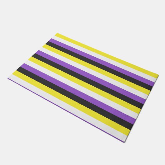 Nicht binärer Stolz Fußmatte (Schrägansicht)