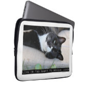 Nicht durchgeknalltes Cat Motivierend Added Zitat Laptopschutzhülle (Vorne Rechts)