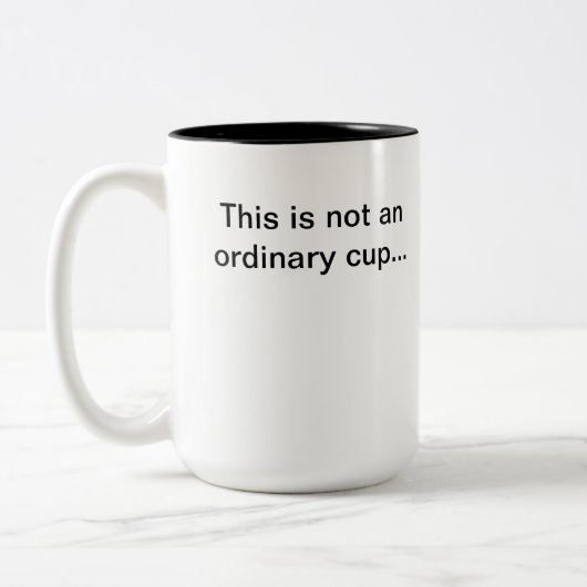 Nicht eine gewöhnliche Schale Zweifarbige Tasse (Links)