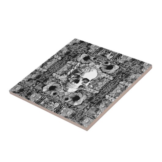 Nicht hier, verzierter Schädel und Fliese (Seite)