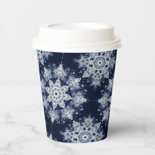 Nicht Ihre normalen Schneeflocken III Pappbecher (Vorderseite)