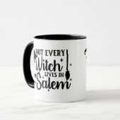 Nicht jede Hexe lebt in Salem Halloween Tasse (Vorderseite Links)