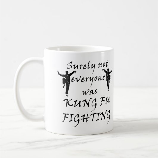 Nicht jeder war Kung Fu im Kampf gegen Tasse (Links)