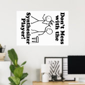 Nicht mit dem Synthesizer-Player verwechseln Poster (Heimbüro)