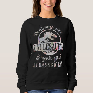 Nicht mit Unclesaurus durcheinander bringen, Juras Sweatshirt