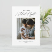 Nicht so leise Nacht Neue Baby Weihnachtskarte (Stehend Vorderseite)