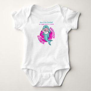 Nicht so unschuldiger Hai, als Dolphin Baby Gesche Strampler