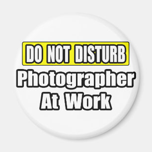 Nicht stören...Fotograf bei der Arbeit Magnet