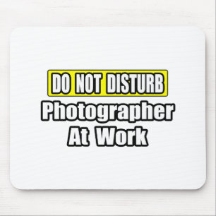 Nicht stören...Fotograf bei der Arbeit Mousepad