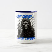 Nicht tot, nur tot zweifarbige tasse (Mittel)