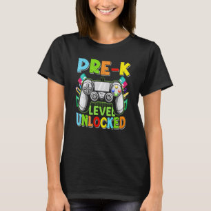 Nicht verschlossener Video-Gamer vor der K-Stufe k T-Shirt